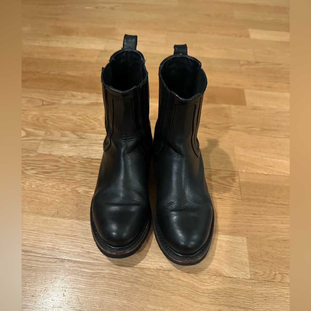 Frye Ella Moto Chelsea Boot